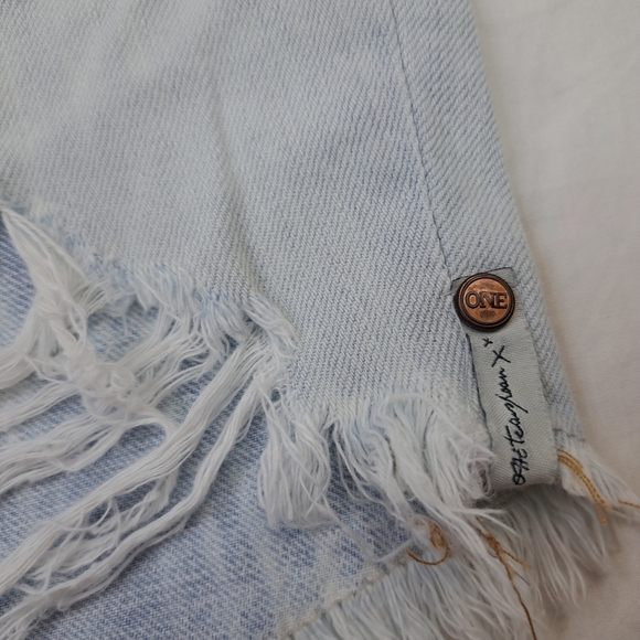 One teaspoon Stevies Low Waist Long Length Boyfriend Denim Jean Shorts Size 28 - Picture 3 of 13